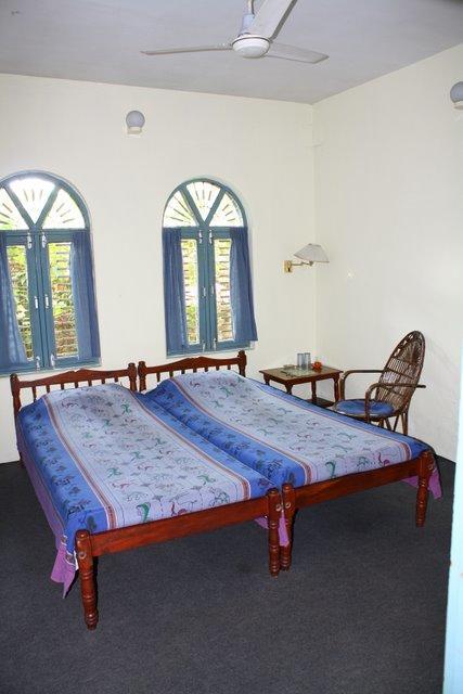 Sacred Valley Inn Pokhara Bagian luar foto