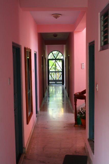 Sacred Valley Inn Pokhara Bagian luar foto