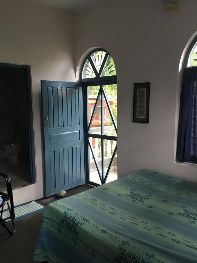 Sacred Valley Inn Pokhara Bagian luar foto