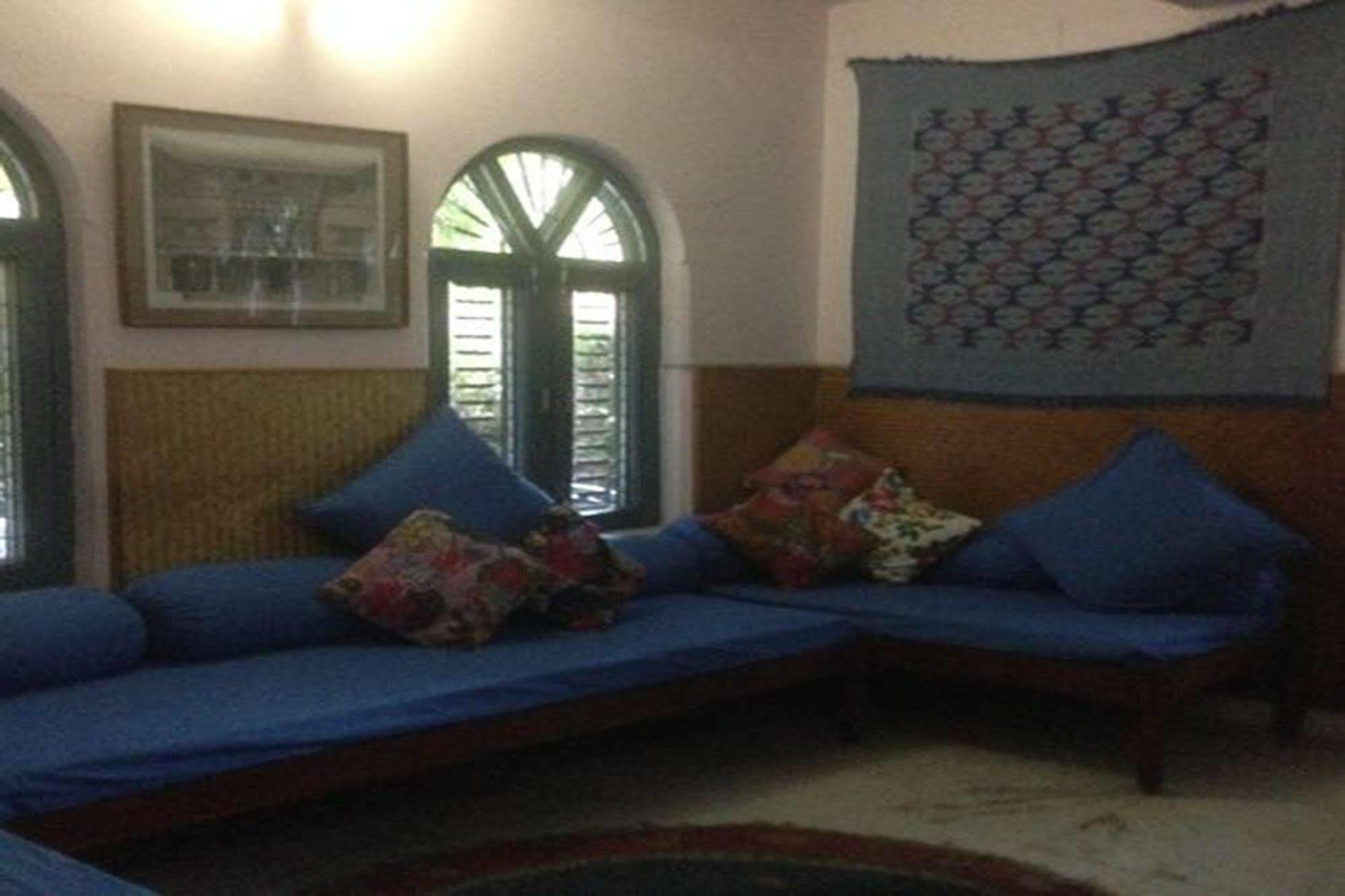 Sacred Valley Inn Pokhara Bagian luar foto