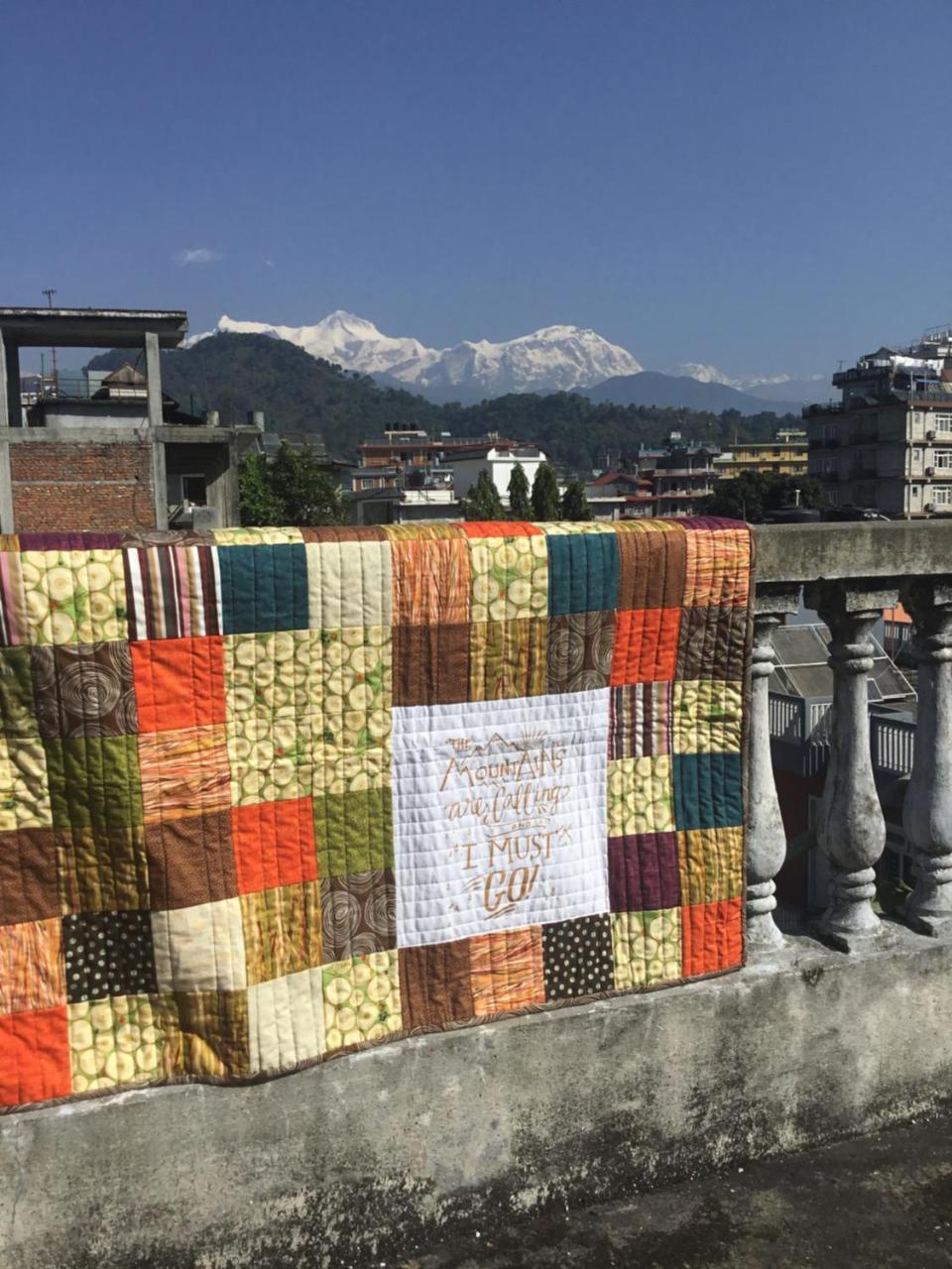 Sacred Valley Inn Pokhara Bagian luar foto