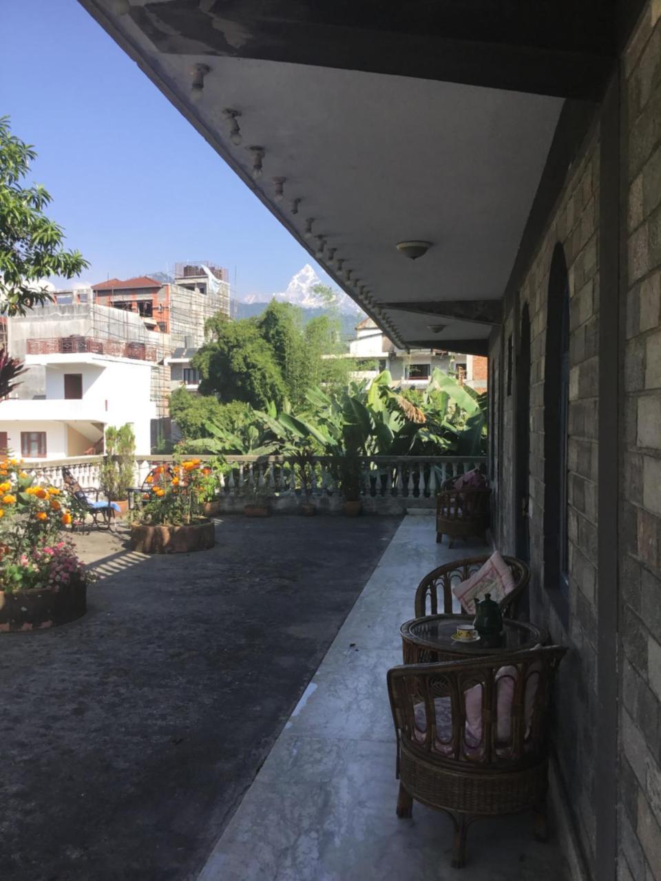 Sacred Valley Inn Pokhara Bagian luar foto